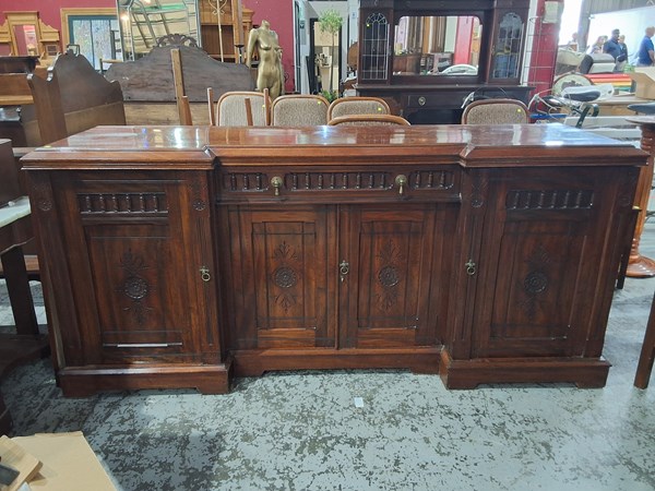 Lot 226 - SIDEBOARD