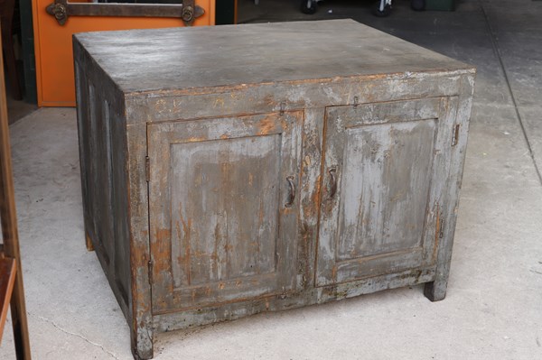 Lot 45 - CABINET