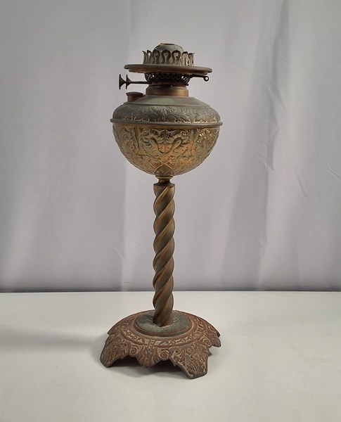 Lot 1330 - KEROSENE LAMP BASE