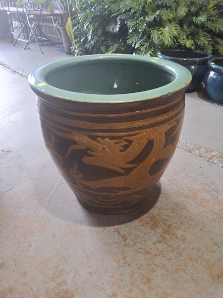 Lot 445 - PLANT POT