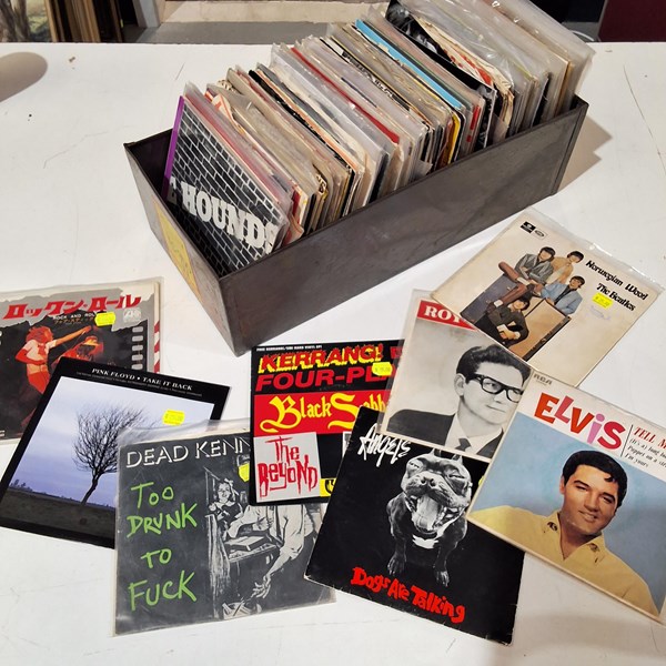 Lot 1284 - ROCK & POP 45s