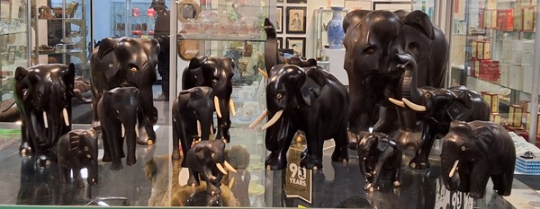 Lot 1409 - ELEPHANTS