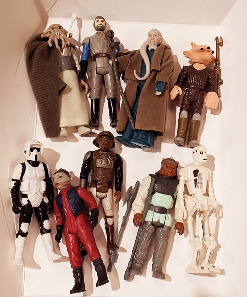 Lot 1446 - STAR WARS FIGURINES