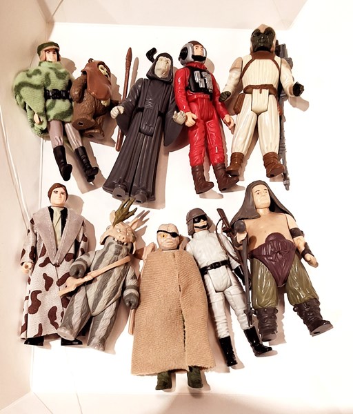 Lot 1447 - STAR WARS FIGURINES