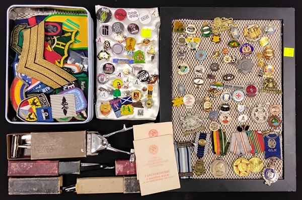 Lot 1079 - BADGES, BUTTONS & PATCHES