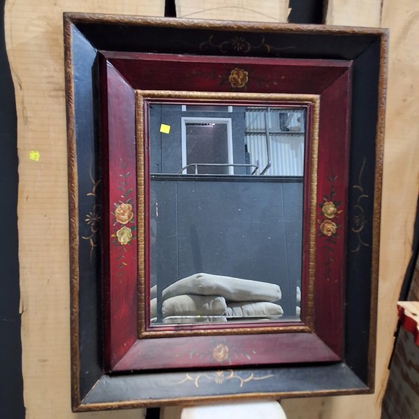 Lot 327 - WALL MIRROR