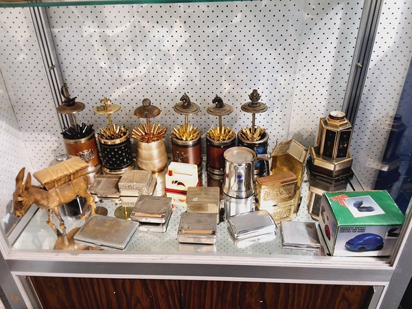 Lot 1294 - CIGARETTE DISPENSERS