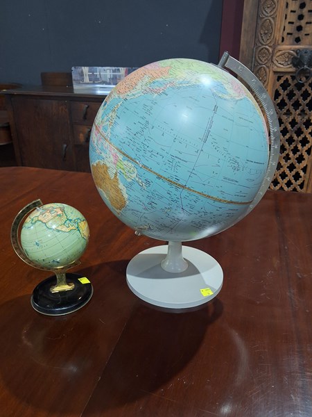 Lot 114 - WORLD GLOBES