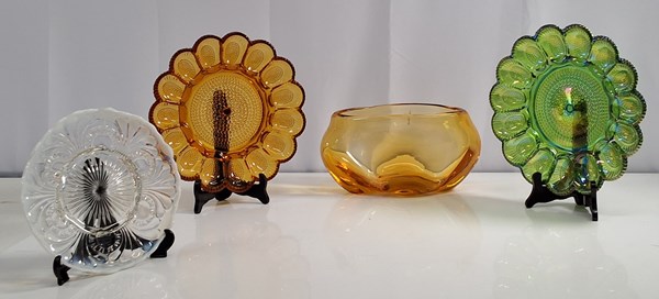 Lot 1201 - DECORATIVE GLASS