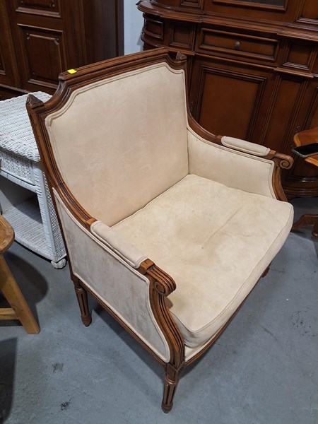 Lot 234 - ARMCHAIR