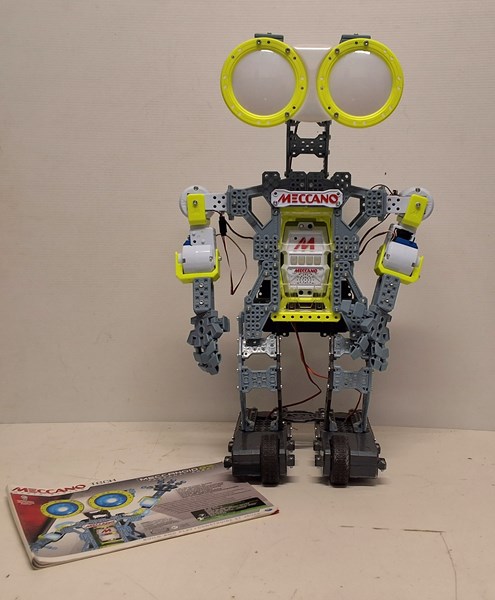 Lot 1235 - MECCANO ROBOT