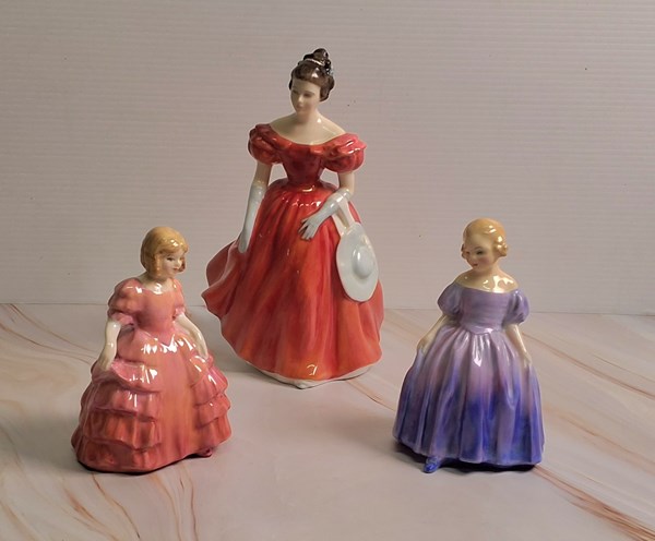 Lot 1307 - ROYAL DOULTON FIGURINES