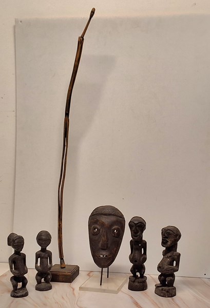 Lot 1319 - AFRICAN TRIBAL ART