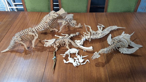 Lot 192 - TOY DINOSAURS