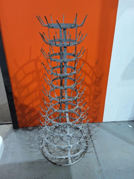 Lot 352 - BOTTLE DRYING RACK