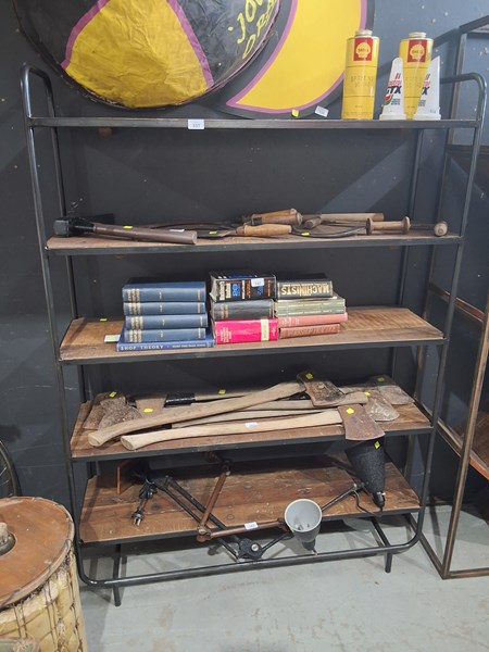 Lot 292 - BOOT MAKERS RACK