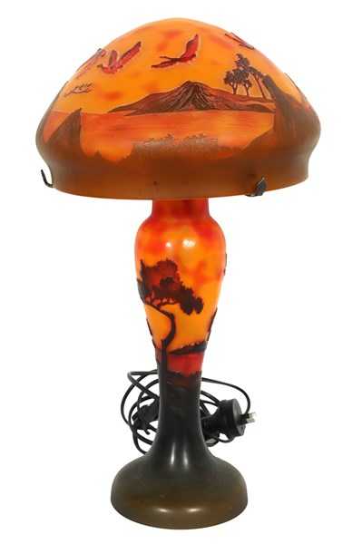 Lot 44 - TABLE LAMP