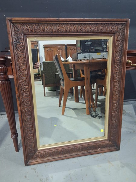 Lot 91 - WALL MIRROR