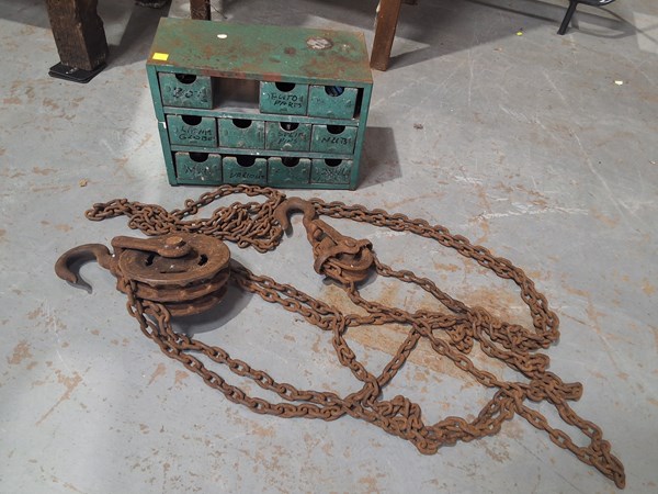 Lot 347 - CHAIN HOIST AND STORAGE