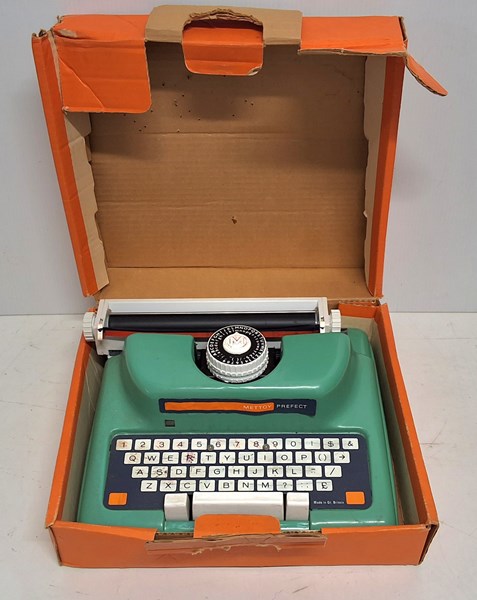 Lot 1293 - METTOY TYPEWRITER