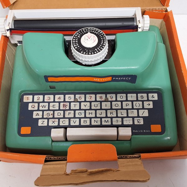 Lot 1293 - METTOY TYPEWRITER