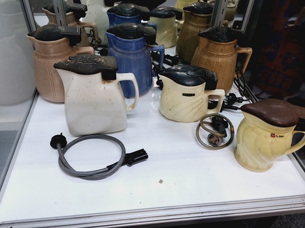 Lot 1344 - ELECTRIC KETTLES