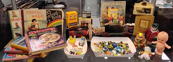 Lot 1312 - VINTAGE TOYS