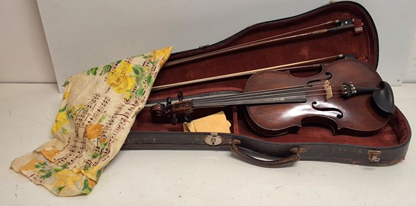 Lot 1235 - VINTAGE VIOLIN