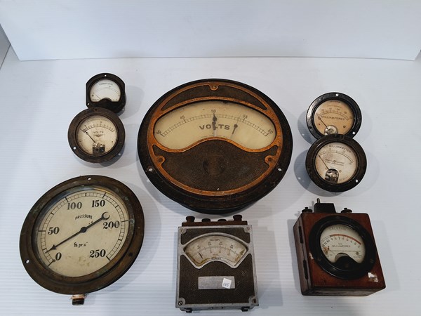 Lot 1352 - GAUGES