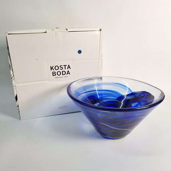 Lot 1158 - KOSTA BODA BOWL