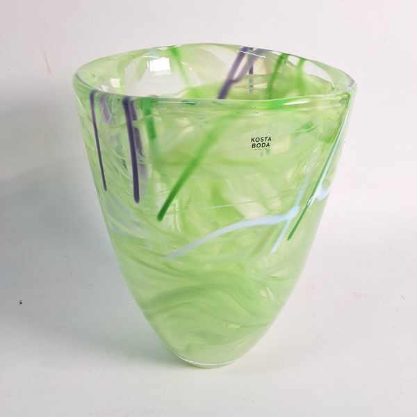 Lot 1154 - KOSTA BODA VASE