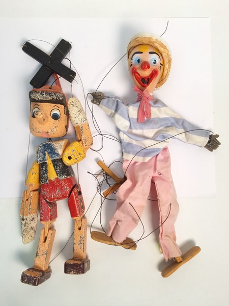 Lot 1221 - PUPPETS