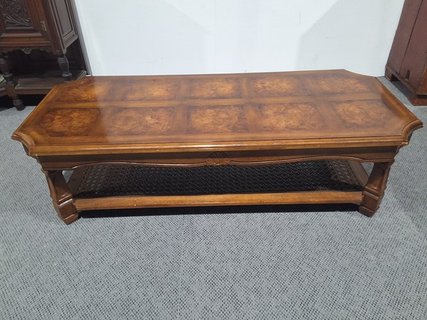 Lot 409 - COFFEE TABLE