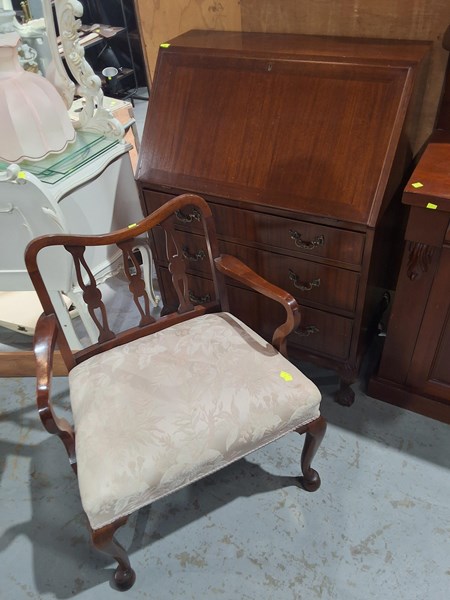 Lot 388 - WRITING BUREAU