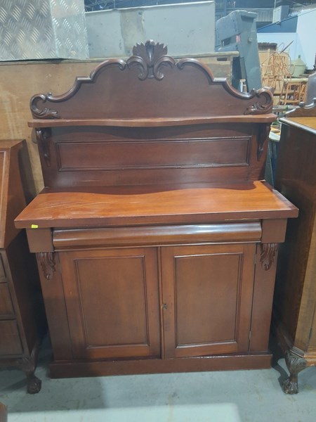 Lot 387 - CHIFFONIER