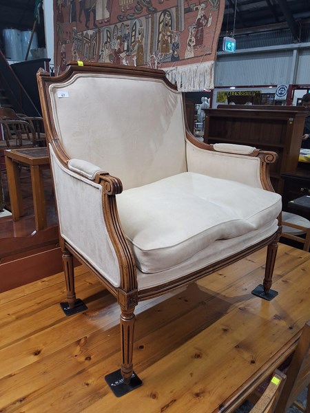 Lot 67 - ARMCHAIR