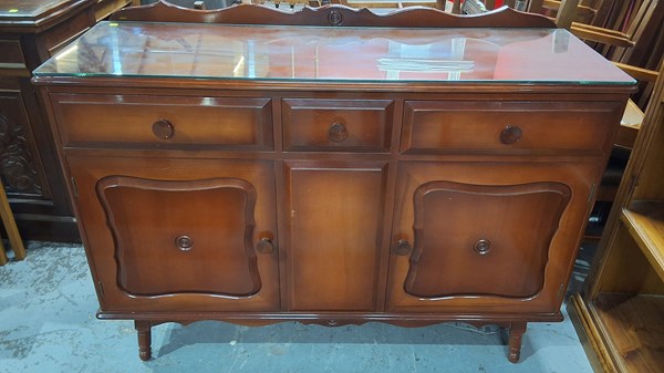 Lot 68 - SIDEBOARD