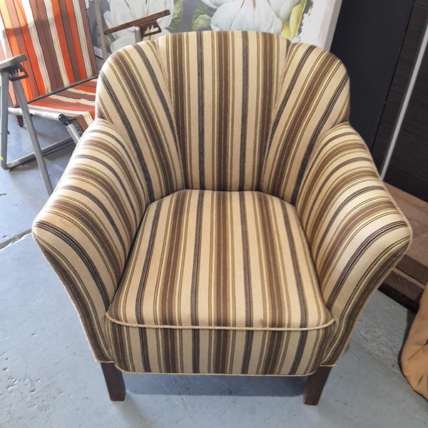 Lot 283 - ARMCHAIR