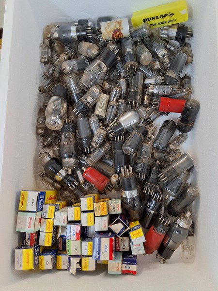 Lot 1272 - RADIO VALVES