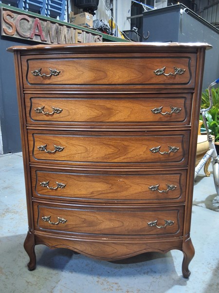 Lot 410 - CHEST OF DRAWERS