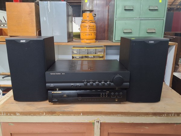 Lot 211 - STEREO LOT