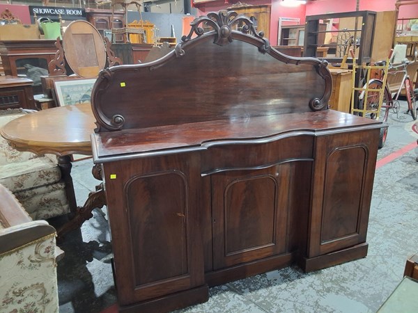 Lot 246 - CHIFFONIER