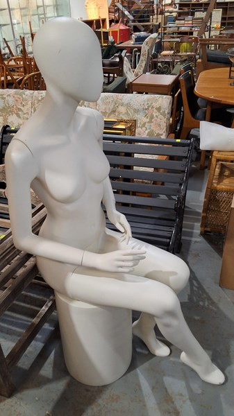 Lot 257 - SEATED MANNEQUIN