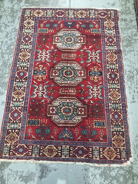 Lot 145 - RUG