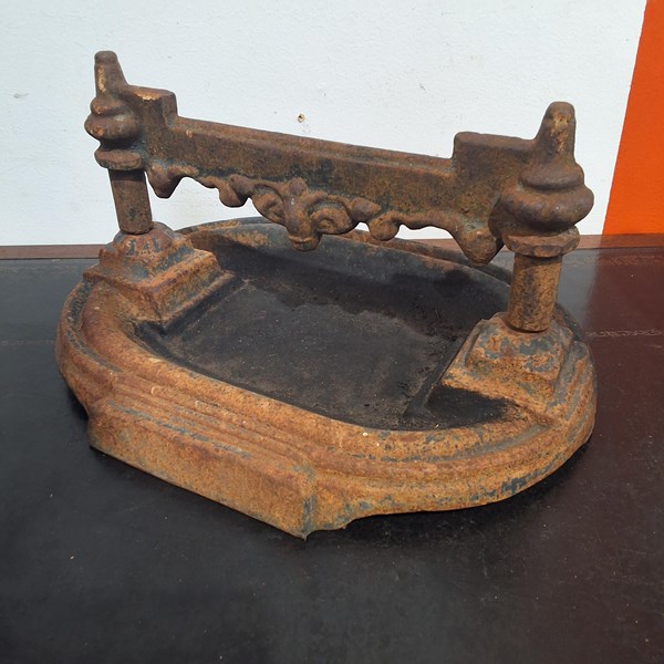 Lot 300 - BOOT SCRAPER