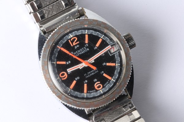 Lot 1033 - WENDTS SURFMASTER WRISTWATCH