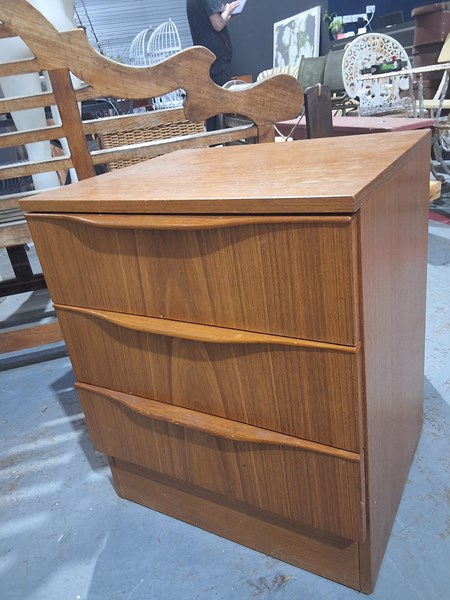 Lot 215 - BEDSIDE DRAWERS