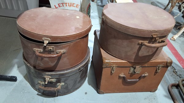 Lot 170 - HAT BOXES