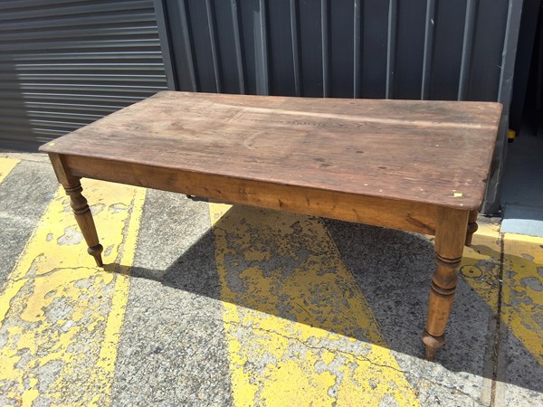 Lot 478 - DINING TABLE