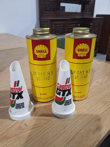 Lot 338 - OIL CANS AND POURERS